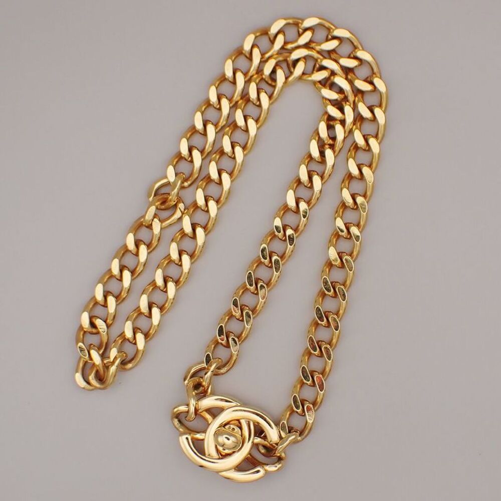 Chanel Vintage Turnlock Reissue Chain Metal Gold Gold_Plated Necklace Jewelry
